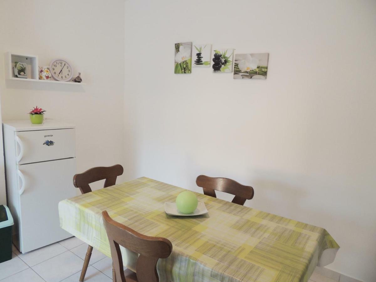 Apartments Jelena Pag Town Exterior photo